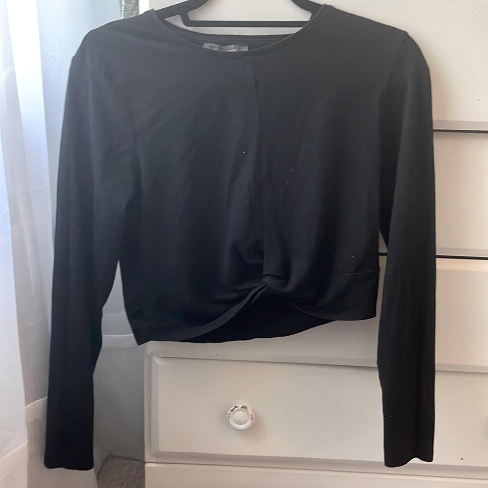 Medium sized black crop top